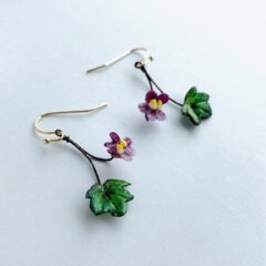 ツタバウンラン、こちらも可愛らしい雑草です♪