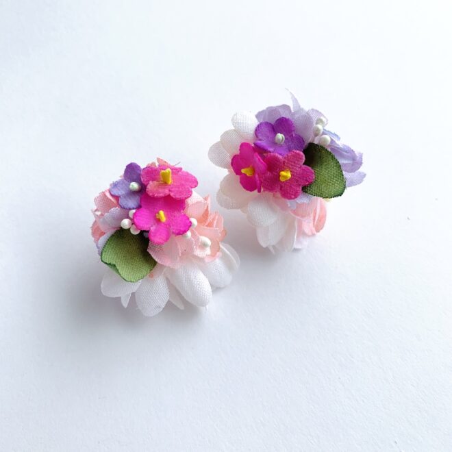 ピンクの花ピアス