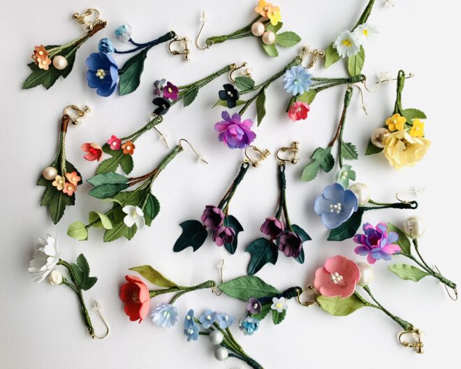 草花のアクセサリー