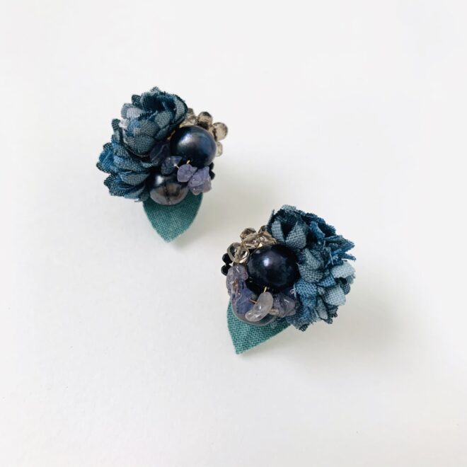 ブラックピアス