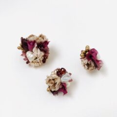 ナチュラルな雰囲気のビジューアクセサリー