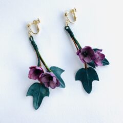 秋を先取り！揺れるお花の秋色イヤリング♪