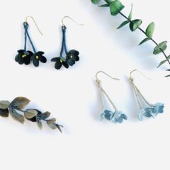 野花のピアスとコサージュ続々入荷中！クリスマスプレゼントにも