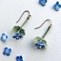 オオイヌフグリの耳飾りも完成です！minneにて販売中